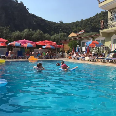 Taner Otel 3*